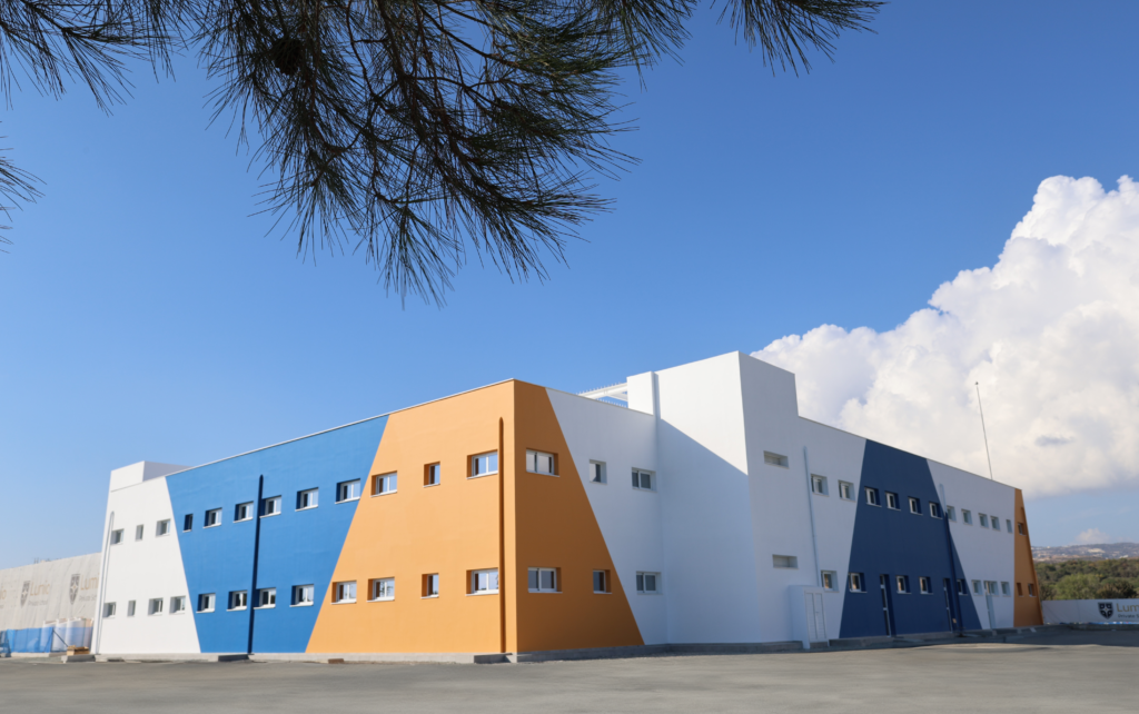 School clean sand (1)